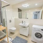 Large 3br - 1 - Sleeps 8 - Elevator - Self Check In アパート