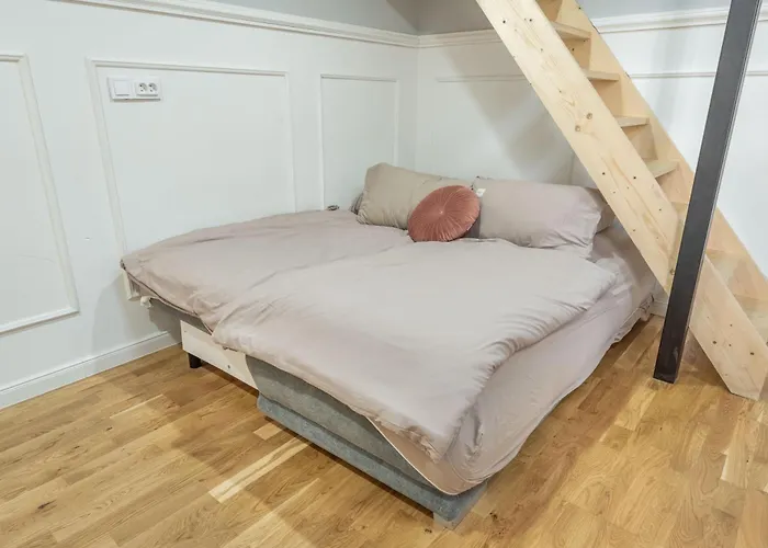 Large 3br - 1 - Sleeps 8 - Elevator - Self Check In Lägenhet *