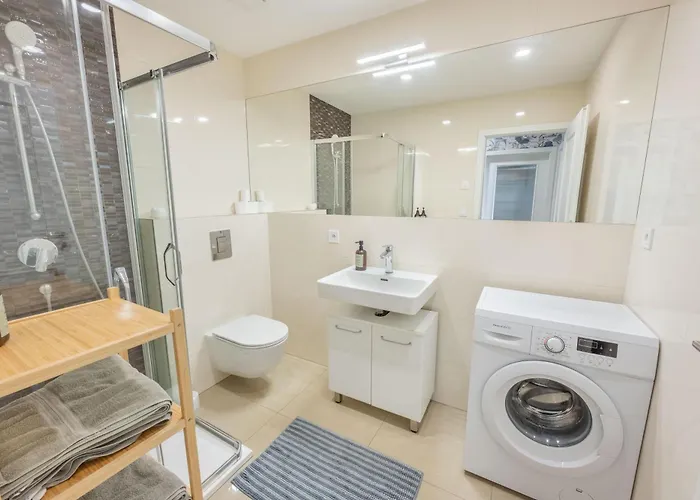 Large 3br - 1 - Sleeps 8 - Elevator - Self Check In Appartement